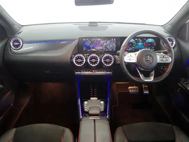 メルセデス・ベンツ Ｍ・ベンツ ＧＬＡ２００ｄ 4マチック AMGライン 兵庫県 2022(令4)年 0.7万km ポーラホワイト ワンオーナー/サンルーフ/純正ナビ/地デジTV/全方位カメラ/ACC/BSM/LKA/ETC2.0/純正ドラレコ前後カメラ/フロントシートヒーター/アンビエントライト/パワーバックドア/ハーフレザーシート