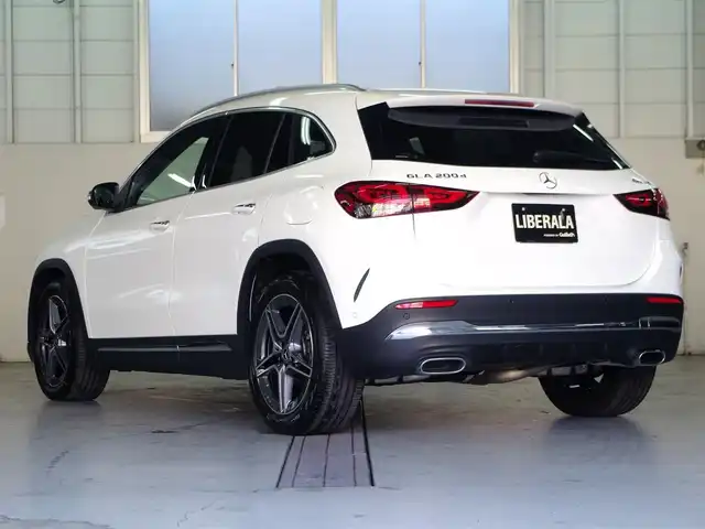 メルセデス・ベンツ Ｍ・ベンツ ＧＬＡ２００ｄ 4マチック AMGライン 兵庫県 2022(令4)年 0.7万km ポーラホワイト ワンオーナー/サンルーフ/純正ナビ/地デジTV/全方位カメラ/ACC/BSM/LKA/ETC2.0/純正ドラレコ前後カメラ/フロントシートヒーター/アンビエントライト/パワーバックドア/ハーフレザーシート