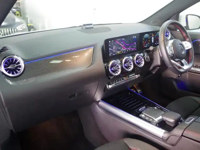メルセデス・ベンツ Ｍ・ベンツ ＧＬＡ２００ｄ 4マチック AMGライン 兵庫県 2022(令4)年 0.7万km ポーラホワイト ワンオーナー/サンルーフ/純正ナビ/地デジTV/全方位カメラ/ACC/BSM/LKA/ETC2.0/純正ドラレコ前後カメラ/フロントシートヒーター/アンビエントライト/パワーバックドア/ハーフレザーシート