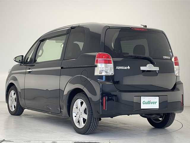 トヨタ スペイド F 沖縄県 2015(平27)年 6.8万km ブラックマイカ 純正ナビ(NSCP-W64)/（ＴＶ　CD再生　Ｂｌｕｅｔｏｏｔｈ接続）/バックカメラ/ＥＴＣ/パワースライドドア/純正フロアマット/キーレスエントリー/横滑り防止装置/パワーステアリング/パワーウィンドウ/ドアバイザー
