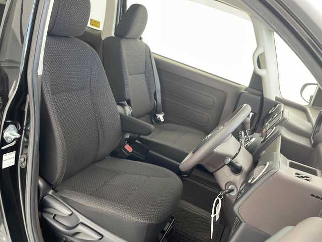 トヨタ スペイド F 沖縄県 2015(平27)年 6.8万km ブラックマイカ 純正ナビ(NSCP-W64)/（ＴＶ　CD再生　Ｂｌｕｅｔｏｏｔｈ接続）/バックカメラ/ＥＴＣ/パワースライドドア/純正フロアマット/キーレスエントリー/横滑り防止装置/パワーステアリング/パワーウィンドウ/ドアバイザー