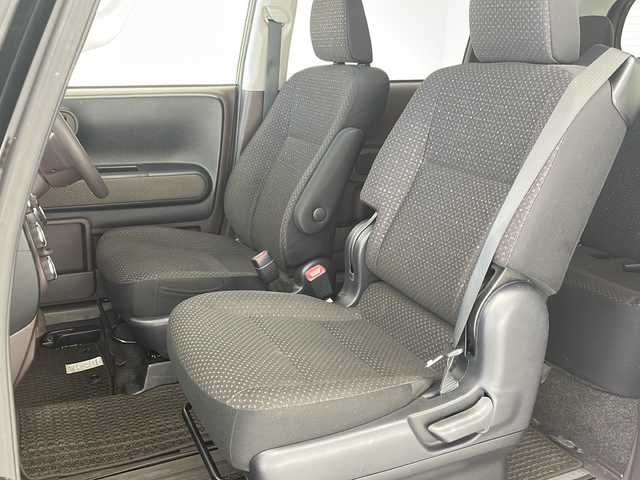 トヨタ スペイド F 沖縄県 2015(平27)年 6.8万km ブラックマイカ 純正ナビ(NSCP-W64)/（ＴＶ　CD再生　Ｂｌｕｅｔｏｏｔｈ接続）/バックカメラ/ＥＴＣ/パワースライドドア/純正フロアマット/キーレスエントリー/横滑り防止装置/パワーステアリング/パワーウィンドウ/ドアバイザー