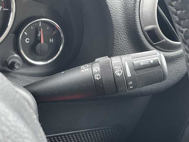 クライスラー・ジープ ジープ ラングラー スポーツ 宮崎県 2011(平23)年 5.9万km 緑 社外ナビ「CN-RE04D」/(AM.FM.Bluetooth.DVD.CD)/フルセグTV/4WD/オープンカー/MTモード付AT/サイドカメラ/ETC/クルーズコントロール/電格ミラー/パワーウィンドウ/パワーステアリング/背面タイヤ/ベンチシート/横滑り防止機能/ダウンヒルアシストコントロール