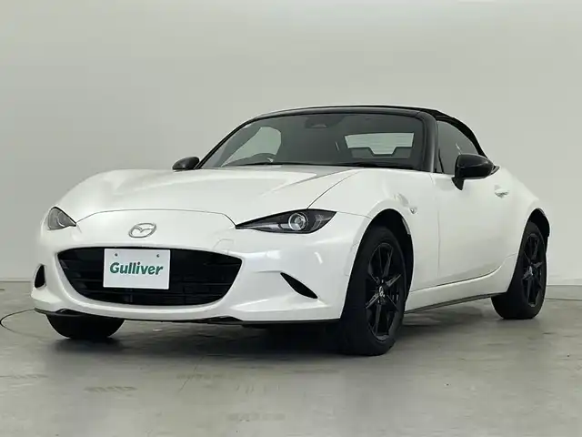 マツダ ロードスター S 群馬県 2024(令6)年 1.3万km スノーフレイクホワイトパールマイカ 6速マニュアル/純正8.8インチマツダコネクトナビ/・Bluetooth/USB/AM/FM/Alexa/Apple Car Play/Android Auto/スマートブレーキサポート/ブラインドスポットモニタリング/後側方接近車両通知/車線逸脱警報システム/ドライバーアテンションアラート/リヤパーキングセンサー/ハイビーム・コントロールシステム/ステアリングリモコン/プッシュスタート/スペアキー/ドライブレコーダー