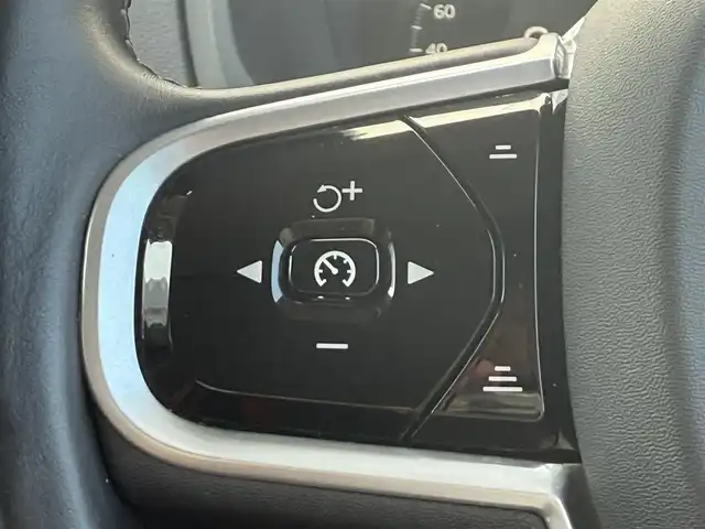 ボルボ ＸＣ９０ D5 AWD インスクリプション 千葉県 2020(令2)年 6.8万km グレー 純正ナビ/ハーマンカードン/CD/DVD/Bluetooth/AppleCarPlay/AndroidAuto/ビルトインETC/ヘッドアップディスプレイ/電動パーキングブレーキ/オートホールド/ステアリングヒーター/D+N席電動シート/D+N席シートヒーター/D+N席エアーシート/前後コーナーセンサー/純正フロアマット/純正アルミホイール