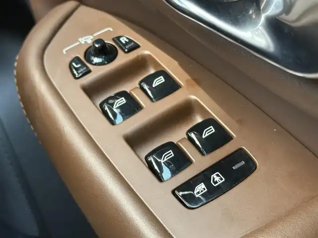 ボルボ ＸＣ９０ D5 AWD インスクリプション 千葉県 2020(令2)年 6.8万km グレー 純正ナビ/ハーマンカードン/CD/DVD/Bluetooth/AppleCarPlay/AndroidAuto/ビルトインETC/ヘッドアップディスプレイ/電動パーキングブレーキ/オートホールド/ステアリングヒーター/D+N席電動シート/D+N席シートヒーター/D+N席エアーシート/前後コーナーセンサー/純正フロアマット/純正アルミホイール