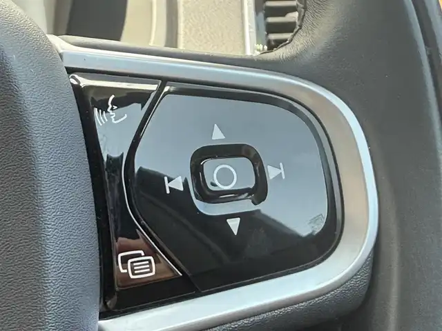 ボルボ ＸＣ９０ D5 AWD インスクリプション 千葉県 2020(令2)年 6.8万km グレー 純正ナビ/ハーマンカードン/CD/DVD/Bluetooth/AppleCarPlay/AndroidAuto/ビルトインETC/ヘッドアップディスプレイ/電動パーキングブレーキ/オートホールド/ステアリングヒーター/D+N席電動シート/D+N席シートヒーター/D+N席エアーシート/前後コーナーセンサー/純正フロアマット/純正アルミホイール