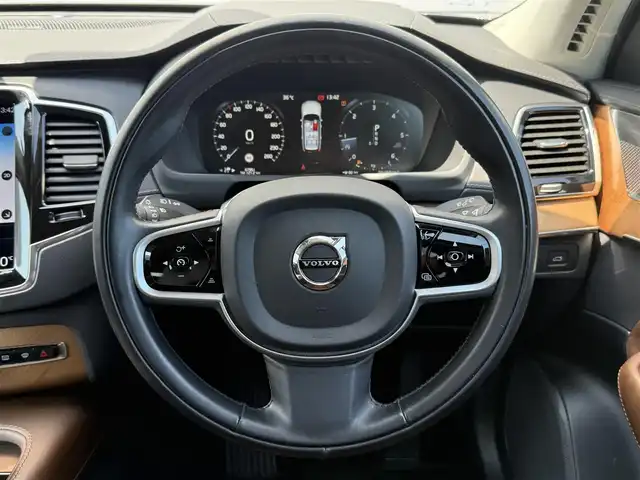 ボルボ ＸＣ９０ D5 AWD インスクリプション 千葉県 2020(令2)年 6.8万km グレー 純正ナビ/ハーマンカードン/CD/DVD/Bluetooth/AppleCarPlay/AndroidAuto/ビルトインETC/ヘッドアップディスプレイ/電動パーキングブレーキ/オートホールド/ステアリングヒーター/D+N席電動シート/D+N席シートヒーター/D+N席エアーシート/前後コーナーセンサー/純正フロアマット/純正アルミホイール