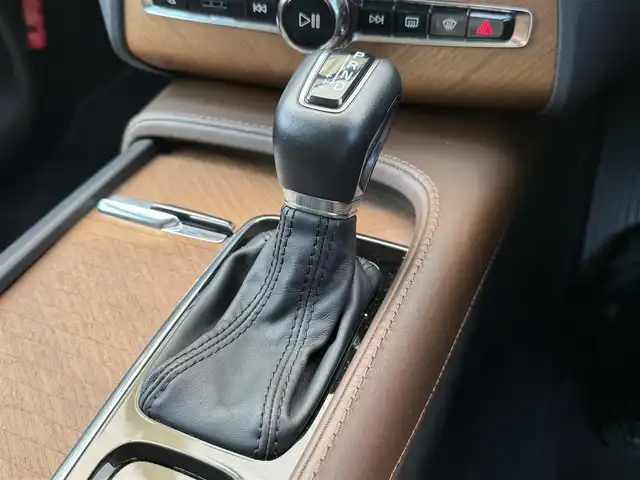 ボルボ ＸＣ９０ D5 AWD インスクリプション 千葉県 2020(令2)年 6.8万km グレー 純正ナビ/ハーマンカードン/CD/DVD/Bluetooth/AppleCarPlay/AndroidAuto/ビルトインETC/ヘッドアップディスプレイ/電動パーキングブレーキ/オートホールド/ステアリングヒーター/D+N席電動シート/D+N席シートヒーター/D+N席エアーシート/前後コーナーセンサー/純正フロアマット/純正アルミホイール