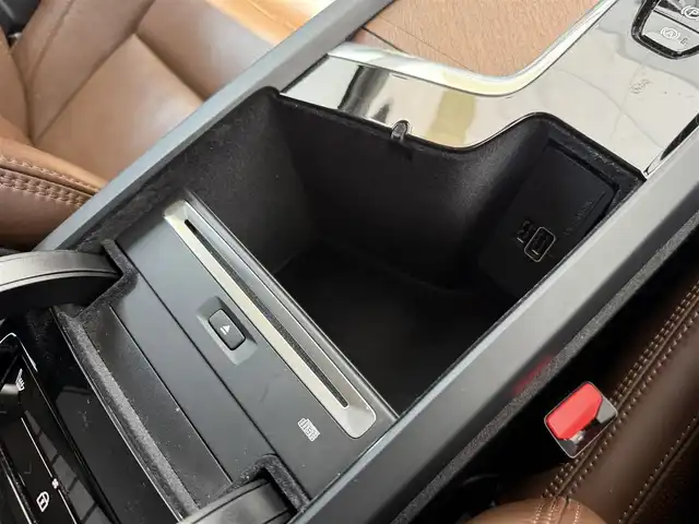 ボルボ ＸＣ９０ D5 AWD インスクリプション 千葉県 2020(令2)年 6.8万km グレー 純正ナビ/ハーマンカードン/CD/DVD/Bluetooth/AppleCarPlay/AndroidAuto/ビルトインETC/ヘッドアップディスプレイ/電動パーキングブレーキ/オートホールド/ステアリングヒーター/D+N席電動シート/D+N席シートヒーター/D+N席エアーシート/前後コーナーセンサー/純正フロアマット/純正アルミホイール