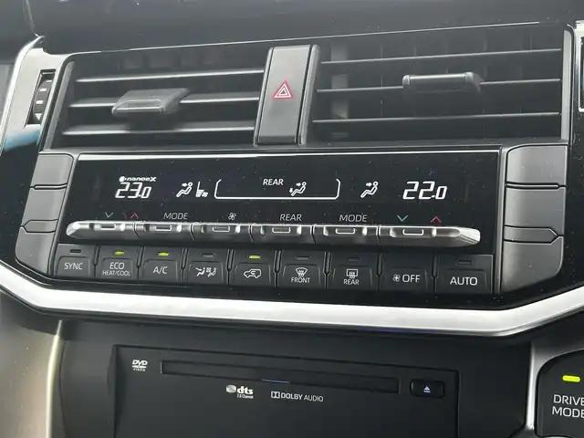 トヨタ ランドクルーザー AX 福島県 2024(令6)年 0.2万km ホワイトパールクリスタルシャイン 純正ナビ/(CD/DVD/BT/Miracast)/フルセグTV/パノラミックビューモニター/LEDオートライト/オートハイビーム/フォグランプ/ブラインドスポットモニター/プリクラッシュ/レーダークルーズコントロール/レーンキープ/コーナーセンサー/運転席パワーシート/ステアリングスイッチ/前後ドライブレコーダー