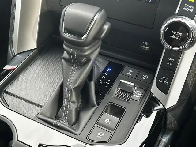 トヨタ ランドクルーザー AX 福島県 2024(令6)年 0.2万km ホワイトパールクリスタルシャイン 純正ナビ/(CD/DVD/BT/Miracast)/フルセグTV/パノラミックビューモニター/LEDオートライト/オートハイビーム/フォグランプ/ブラインドスポットモニター/プリクラッシュ/レーダークルーズコントロール/レーンキープ/コーナーセンサー/運転席パワーシート/ステアリングスイッチ/前後ドライブレコーダー