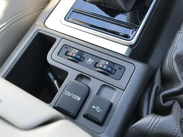 トヨタ ランドクルーザー プラド TX Lパッケージ 鳥取県 2021(令3)年 4.2万km ホワイトパールクリスタルシャイン ワンオーナー/４・W・D・ディーゼルターボ/純正9インチナビ/BT/USB/Miracast/パノラミックビューモニター/ムーンルーフ/チルトアップ/ダウン/トヨタセーフティセーフティ/レーダークルーズコントロール/レーンキープアシスト/クリアランスソナー/ETC2.0/前席パワーシート/電動格納サードシート/ＬＥＤヘットライト/フォグライト/純正17インチアルミホイール/ルーフレール/プッシュエンジンスタート/スペアキー