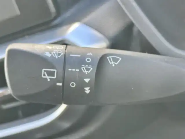 トヨタ ライズ G 大阪府 2020(令2)年 5.2万km ナチュラルベージュマイカM スマートアシスト　/純正ナビ　/フルセグＴＶ／Ｂｌｕｅｔｏｏｔｈ／/ＵＳＢ／アップルカープレイ　/バックカメラ　/ＭＴモード付ＡＴ　/追従型クルーズコントロール/ＢＳＭ　/ビルトインETC　/前後ドライブレコーダー　/純正フロアマット　