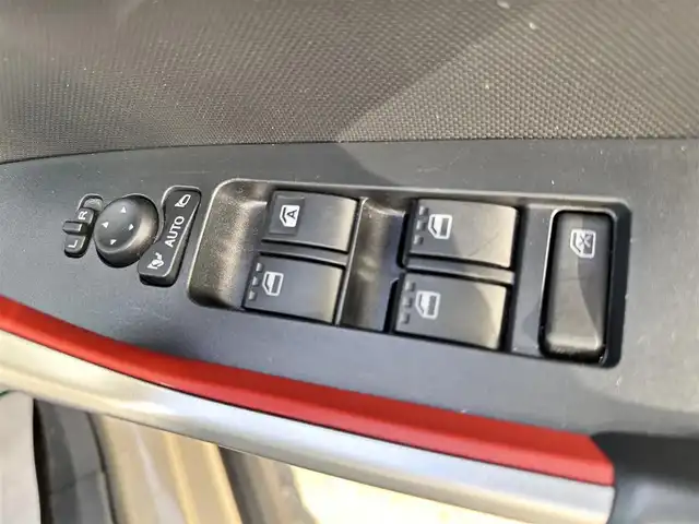 トヨタ ライズ G 大阪府 2020(令2)年 5.2万km ナチュラルベージュマイカM スマートアシスト　/純正ナビ　/フルセグＴＶ／Ｂｌｕｅｔｏｏｔｈ／/ＵＳＢ／アップルカープレイ　/バックカメラ　/ＭＴモード付ＡＴ　/追従型クルーズコントロール/ＢＳＭ　/ビルトインETC　/前後ドライブレコーダー　/純正フロアマット　