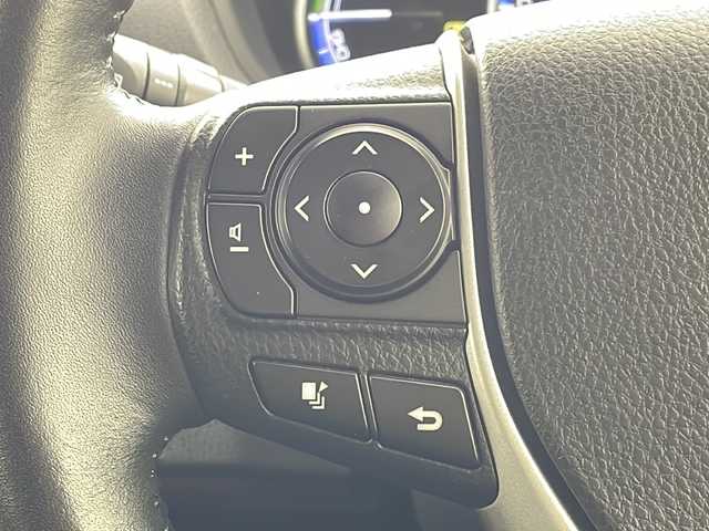 トヨタ ヴォクシー ハイブリッド V 兵庫県 2014(平26)年 5.4万km ブラック ・寒冷地仕様/・リヤオートエアコン/・ワイパーデアイサー/・社外ナビ＆TV＆BT＆DVD＆CD/・Carrozzeria10インチリアフリップダウンモニター/・バックカメラ/・置くだけ充電/・両側パワースライドドア/・バックカメラ/・ビルトインETC/・社外前ドライブレコーダー/・クルーズコントロール/・前席シートヒーター/・2列目サンシェード/・スマートキー/・プッシュスタート/・社外17インチアルミホイール/・社外エアロ（F.S.R）/・純正フロアマット/・横滑り防止装置/・LEDヘッドライト/・オートライト/・フォグ/・スマートキー/・プッシュスタート/・電動格納ミラー