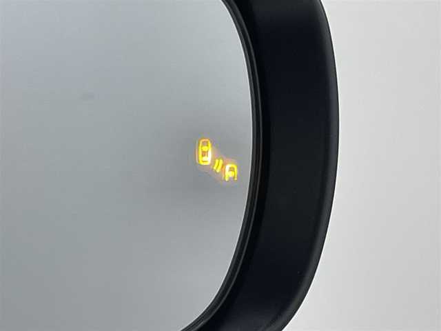 スズキ ソリオ バンディット HV MV 岡山県 2025(令7)年 0.3万km ピュアホワイトパール/ガンメタリック2トーン ワンオーナー　/純正9型ディスプレイオーディオ　/　「ナビ/BT/フルセグ/CD/DVD/Carplay」/全方位カメラ　/ブラインドスポットモニター/両側パワースライドドア/前席シートヒーター/レーダークルーズコントロール　/オートハイビーム/ＬＥＤヘッドライト　/ドライブレコーダー/衝突被害軽減システム/ヘッドアップディスプレイ/オートブレーキホールド/プッシュスタート/スマートキー×２/保証書/取扱説明書/ナビ取扱説明書