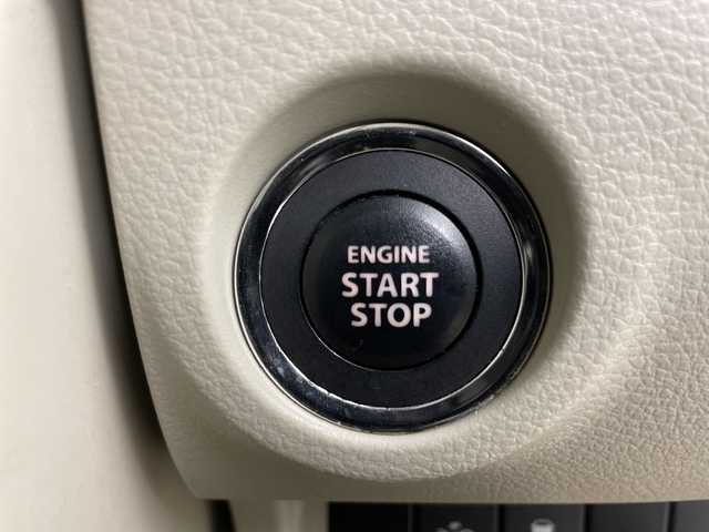 スズキ ラパン G 道央・札幌 2017(平29)年 3.6万km フェニックスレッドパール ・4WＤ/スズキ セーフティ サポート/・デュアルセンサーブレーキサポート/・車線逸脱警報機能・ふらつき警報機能: /・社外メモリナビ/・CD/DVD/SD/ワンセグTV/・バックカメラ/・ETC/・横滑り防止装置/・MTモード付AT/・シートヒーター/ベンチシート/・ヘッドライトレベライザー/・ドアバイザー/社外フロアマット/・プッシュスタート/スマートキー