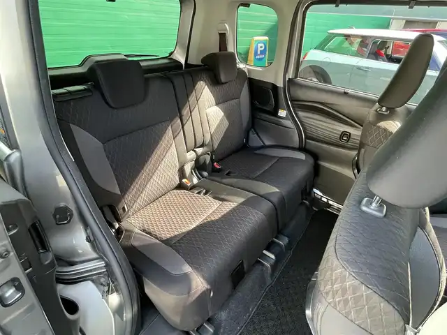 スズキ ソリオ バンディット HV MV 東京都 2021(令3)年 2.5万km プレミアムシルバーメタリック ワンオーナー/純正9インチメモリナビ/(フルセグ/DVD/CD/スマートフォン連携機能)/アラウンドビューモニター/セーフティーサポート/・アダプティブクルーズコントロール/・デュアルカメラブレーキサポート/・車線逸脱警報機能/・前後方誤発進抑制機能/・後退時ブレーキサポート/・リアパーキングセンサー/ヘッドアップディスプレイ/両側パワースライドドア/LEDライト/純正フロアマット/ロールサンシェード/前後ドライブレコーダー(DRV-MR450)/ETC/取扱説明書/保証書/スペアキー×1