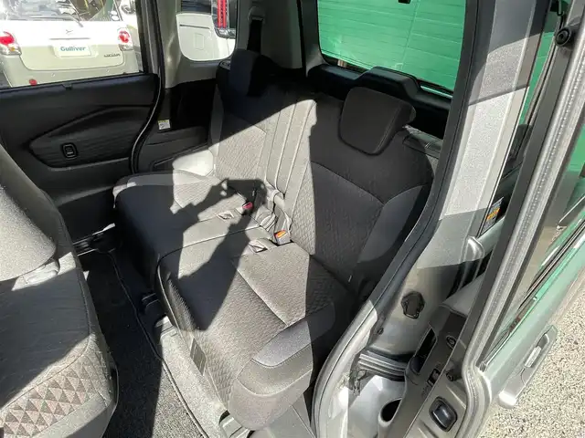 スズキ ソリオ バンディット HV MV 東京都 2021(令3)年 2.5万km プレミアムシルバーメタリック ワンオーナー/純正9インチメモリナビ/(フルセグ/DVD/CD/スマートフォン連携機能)/アラウンドビューモニター/セーフティーサポート/・アダプティブクルーズコントロール/・デュアルカメラブレーキサポート/・車線逸脱警報機能/・前後方誤発進抑制機能/・後退時ブレーキサポート/・リアパーキングセンサー/ヘッドアップディスプレイ/両側パワースライドドア/LEDライト/純正フロアマット/ロールサンシェード/前後ドライブレコーダー(DRV-MR450)/ETC/取扱説明書/保証書/スペアキー×1