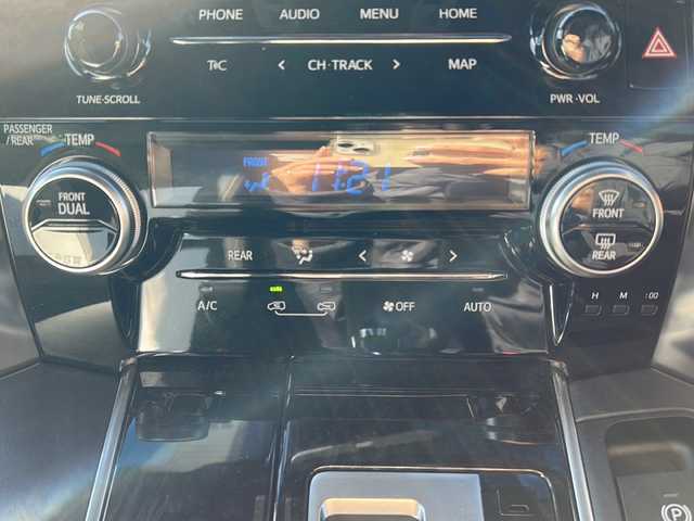 トヨタ アルファード S タイプゴールド 香川県 2021(令3)年 1.1万km 白 純正ナビ（フルセグTV/CD/DVD/BT)/バックカメラ/後後席モニター/両側パワースライドドア席モニター/3列シート/サンルーフ/電動リアゲート/パワーシート/コーナーセンサー/オートマチックハイビーム/ビルトインETC2.0