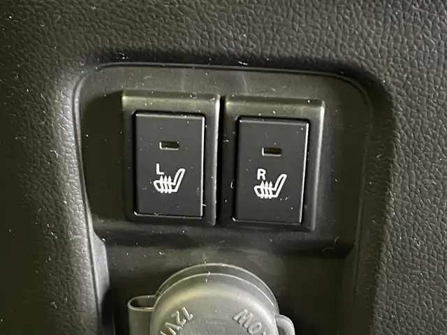 スズキ ワゴンＲ HYBRID FX 岩手県 2019(平31)年 2万km シルキーシルバーメタリック ４WD/セーフティパッケージ/デュアルセンサーブレーキサポート/車線逸脱警報/誤発進抑制機能/ハイビームアシスト/先行車発信お知らせ機能/横滑り防止装置/アイドリングストップ/ヘッドアップディスプレイ/前席シートヒーター/純正オプション１DINKENWOODオーディオ/ヘッドライトレベライザー/オートライト/助手席アンダーボックス/オートエアコン/１４インチスチールホイール/純正ホイールキャップ/純正フロアマット