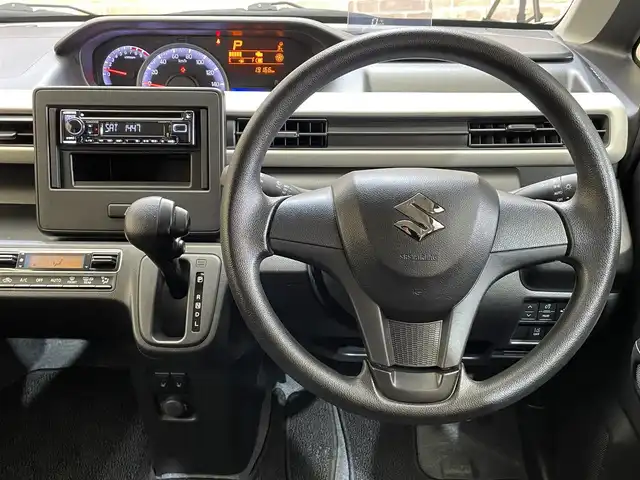 スズキ ワゴンＲ HYBRID FX 岩手県 2019(平31)年 2万km シルキーシルバーメタリック ４WD/セーフティパッケージ/デュアルセンサーブレーキサポート/車線逸脱警報/誤発進抑制機能/ハイビームアシスト/先行車発信お知らせ機能/横滑り防止装置/アイドリングストップ/ヘッドアップディスプレイ/前席シートヒーター/純正オプション１DINKENWOODオーディオ/ヘッドライトレベライザー/オートライト/助手席アンダーボックス/オートエアコン/１４インチスチールホイール/純正ホイールキャップ/純正フロアマット