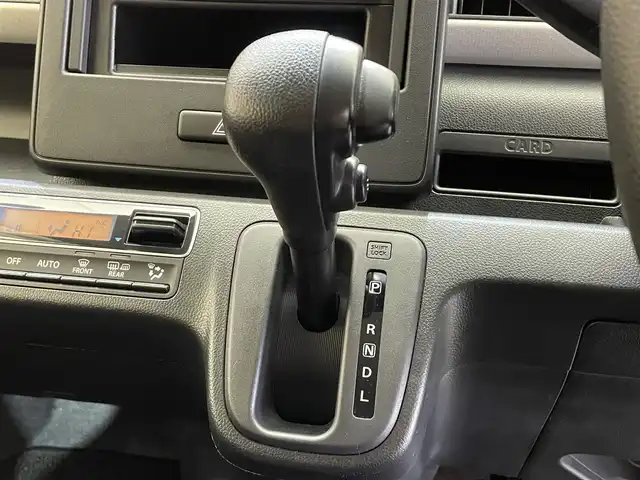 スズキ ワゴンＲ HYBRID FX 岩手県 2019(平31)年 2万km シルキーシルバーメタリック ４WD/セーフティパッケージ/デュアルセンサーブレーキサポート/車線逸脱警報/誤発進抑制機能/ハイビームアシスト/先行車発信お知らせ機能/横滑り防止装置/アイドリングストップ/ヘッドアップディスプレイ/前席シートヒーター/純正オプション１DINKENWOODオーディオ/ヘッドライトレベライザー/オートライト/助手席アンダーボックス/オートエアコン/１４インチスチールホイール/純正ホイールキャップ/純正フロアマット