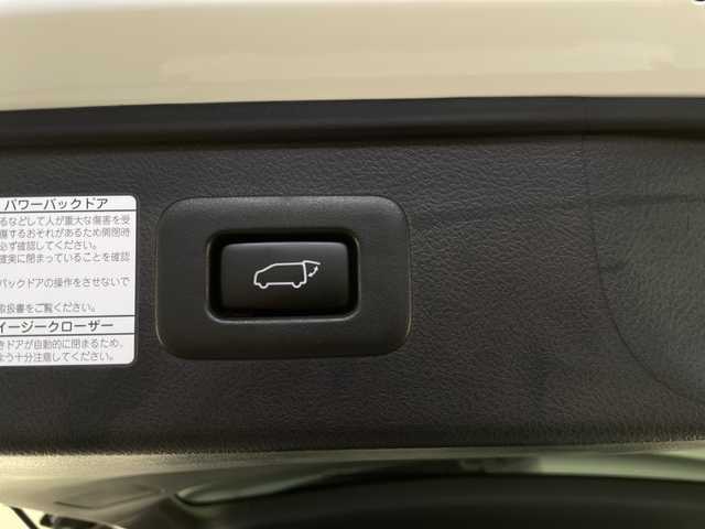 トヨタ アルファードハイブリット S タイプゴールド 長野県 2020(令2)年 2.7万km ホワイトパールクリスタルシャイン 4WD/純正メモリナビ&フルセグTV&USB&BT/トヨタセーフティセンス/アダプティブクルーズコントロール/レーントレーシングアシスト/プリクラッシュセーフティ/クリアランスソナー/パーキングサポートブレーキ/オートマチックハイビーム/ロードサインアシスト/純正前方ドライブレコーダー/両側パワースライドドア/パワーバックドア/ハーフレザーシート/ウォークスルー/2列目オットマン/バックカメラ/ビルトインETC/三眼LEDヘッドライト/オートライト/フロントフォグランプ/電動格納ミラー/ウィンカーミラー/電動ホールド/オートホールド/純正17インチAW装着/純正フロアマット/純正ドアバイザー/プッシュスタート/スマートキー/スペアキー1本/取扱説明書