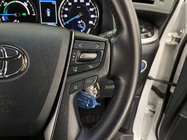 トヨタ アルファードハイブリット S タイプゴールド 長野県 2020(令2)年 2.7万km ホワイトパールクリスタルシャイン 4WD/純正メモリナビ&フルセグTV&USB&BT/トヨタセーフティセンス/アダプティブクルーズコントロール/レーントレーシングアシスト/プリクラッシュセーフティ/クリアランスソナー/パーキングサポートブレーキ/オートマチックハイビーム/ロードサインアシスト/純正前方ドライブレコーダー/両側パワースライドドア/パワーバックドア/ハーフレザーシート/ウォークスルー/2列目オットマン/バックカメラ/ビルトインETC/三眼LEDヘッドライト/オートライト/フロントフォグランプ/電動格納ミラー/ウィンカーミラー/電動ホールド/オートホールド/純正17インチAW装着/純正フロアマット/純正ドアバイザー/プッシュスタート/スマートキー/スペアキー1本/取扱説明書