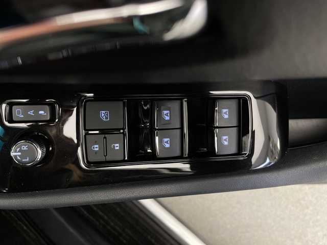 トヨタ アルファードハイブリット S タイプゴールド 長野県 2020(令2)年 2.7万km ホワイトパールクリスタルシャイン 4WD/純正メモリナビ&フルセグTV&USB&BT/トヨタセーフティセンス/アダプティブクルーズコントロール/レーントレーシングアシスト/プリクラッシュセーフティ/クリアランスソナー/パーキングサポートブレーキ/オートマチックハイビーム/ロードサインアシスト/純正前方ドライブレコーダー/両側パワースライドドア/パワーバックドア/ハーフレザーシート/ウォークスルー/2列目オットマン/バックカメラ/ビルトインETC/三眼LEDヘッドライト/オートライト/フロントフォグランプ/電動格納ミラー/ウィンカーミラー/電動ホールド/オートホールド/純正17インチAW装着/純正フロアマット/純正ドアバイザー/プッシュスタート/スマートキー/スペアキー1本/取扱説明書