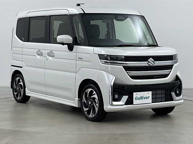 スズキ スペーシア カスタム HYBRID XS ターボ 道央・札幌 2024(令6)年 0.1万km未満 ピュアホワイトP ・4WD/・純正ディスプレイオーディオフルセグ&BT&AndroidAuto&AppleCarPlay/・両側パワースライドドア/・ヘッドアップディスプレイ/・デュアルセンサーブレーキサポート/・ふらつき警報/・車線逸脱抑制/・低車速支援/・クルーズコントロール/・標識認識機能/・全方位カメラ/・パドルシフト/・革巻きステアリング/・ステアリングスイッチ/・ステアリングヒーター/・ハーフレザーシート/・シートヒーター/・ミラーヒーター/・オートマチックハイビーム/・オートライト/・LEDヘッドライト/・LEDフォグ/・ヘッドライトレベライザー/・横滑り防止