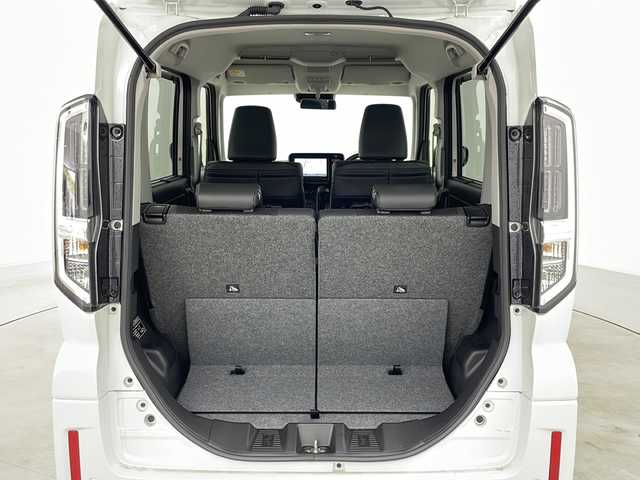 スズキ スペーシア カスタム HYBRID XS ターボ 道央・札幌 2024(令6)年 0.1万km未満 ピュアホワイトP ・4WD/・純正ディスプレイオーディオフルセグ&BT&AndroidAuto&AppleCarPlay/・両側パワースライドドア/・ヘッドアップディスプレイ/・デュアルセンサーブレーキサポート/・ふらつき警報/・車線逸脱抑制/・低車速支援/・クルーズコントロール/・標識認識機能/・全方位カメラ/・パドルシフト/・革巻きステアリング/・ステアリングスイッチ/・ステアリングヒーター/・ハーフレザーシート/・シートヒーター/・ミラーヒーター/・オートマチックハイビーム/・オートライト/・LEDヘッドライト/・LEDフォグ/・ヘッドライトレベライザー/・横滑り防止