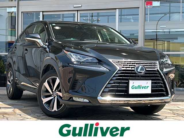 レクサス ＮＸ 300h バージョンL 静岡県 2018(平30)年 7.2万km グラファイトブラックガラスフレーク 禁煙車/純正ナビ（CD/DVD/USB/AUX/BT/フルセグ）/パノラマサンルーフ/バックカメラ＋左サイドカメラ/ビルトインETC2.0/前方ドラレコ/黒本革シート/全席シートヒーター/前席シートベンチレーション/パワーシート/ステアリングヒーター/パワーバックドア/BSM/3眼LEDヘッドライト/オートライト/オートハイビーム/プリクラッシュセーフティ/レーンディパーチャーアラート/レーダークルーズコントロール/クリアランスソナー/電動パーキングブレーキ/オートブレーキホールド/パドルシフト/プッシュスタート/スマートキー