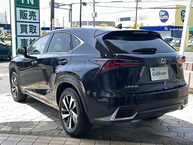 レクサス ＮＸ 300h バージョンL 静岡県 2018(平30)年 7.2万km グラファイトブラックガラスフレーク 禁煙車/純正ナビ（CD/DVD/USB/AUX/BT/フルセグ）/パノラマサンルーフ/バックカメラ＋左サイドカメラ/ビルトインETC2.0/前方ドラレコ/黒本革シート/全席シートヒーター/前席シートベンチレーション/パワーシート/ステアリングヒーター/パワーバックドア/BSM/3眼LEDヘッドライト/オートライト/オートハイビーム/プリクラッシュセーフティ/レーンディパーチャーアラート/レーダークルーズコントロール/クリアランスソナー/電動パーキングブレーキ/オートブレーキホールド/パドルシフト/プッシュスタート/スマートキー