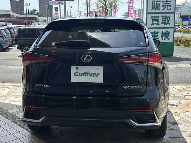 レクサス ＮＸ 300h バージョンL 静岡県 2018(平30)年 7.2万km グラファイトブラックガラスフレーク 禁煙車/純正ナビ（CD/DVD/USB/AUX/BT/フルセグ）/パノラマサンルーフ/バックカメラ＋左サイドカメラ/ビルトインETC2.0/前方ドラレコ/黒本革シート/全席シートヒーター/前席シートベンチレーション/パワーシート/ステアリングヒーター/パワーバックドア/BSM/3眼LEDヘッドライト/オートライト/オートハイビーム/プリクラッシュセーフティ/レーンディパーチャーアラート/レーダークルーズコントロール/クリアランスソナー/電動パーキングブレーキ/オートブレーキホールド/パドルシフト/プッシュスタート/スマートキー