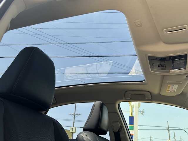 レクサス ＮＸ 300h バージョンL 静岡県 2018(平30)年 7.2万km グラファイトブラックガラスフレーク 禁煙車/純正ナビ（CD/DVD/USB/AUX/BT/フルセグ）/パノラマサンルーフ/バックカメラ＋左サイドカメラ/ビルトインETC2.0/前方ドラレコ/黒本革シート/全席シートヒーター/前席シートベンチレーション/パワーシート/ステアリングヒーター/パワーバックドア/BSM/3眼LEDヘッドライト/オートライト/オートハイビーム/プリクラッシュセーフティ/レーンディパーチャーアラート/レーダークルーズコントロール/クリアランスソナー/電動パーキングブレーキ/オートブレーキホールド/パドルシフト/プッシュスタート/スマートキー