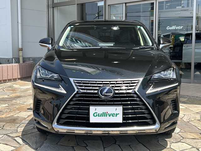 レクサス ＮＸ 300h バージョンL 静岡県 2018(平30)年 7.2万km グラファイトブラックガラスフレーク 禁煙車/純正ナビ（CD/DVD/USB/AUX/BT/フルセグ）/パノラマサンルーフ/バックカメラ＋左サイドカメラ/ビルトインETC2.0/前方ドラレコ/黒本革シート/全席シートヒーター/前席シートベンチレーション/パワーシート/ステアリングヒーター/パワーバックドア/BSM/3眼LEDヘッドライト/オートライト/オートハイビーム/プリクラッシュセーフティ/レーンディパーチャーアラート/レーダークルーズコントロール/クリアランスソナー/電動パーキングブレーキ/オートブレーキホールド/パドルシフト/プッシュスタート/スマートキー