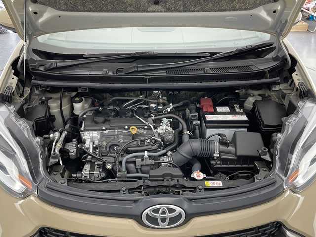 トヨタ シエンタ Z 長野県 2023(令5)年 0.5万km ベージュ ワンオーナー/純正メモリナビ&フルセグTV&USB&BT/トヨタセーフティセンス/アダプティブクルーズコントロール/レーンディパーチャーアラート/プリクラッシュセーフティ/ブラインドスポットモニター/プロアクティブドライビングアシスト/リアクロストラフィックアラート/パーキングサポートブレーキ/ロードサインアシスト/オートマチックハイビーム/先行車発進告知/両側パワースライドドア/ステアリングスイッチ/全方位カメラ/ビルトインETC2.0/LEDヘッドライト/オートライト/電動格納ミラー/ウィンカーミラー/ドアミラーヒーター/社外15インチAW付サマータイヤ装着/社外15インチAW付スタッドレス積込/純正フロアマット/純正ドアバイザー/プッシュスタート/スマートキー/スペアキー1本/取扱説明書/保証書