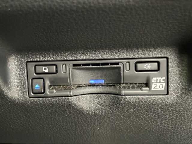 トヨタ シエンタ Z 長野県 2023(令5)年 0.5万km ベージュ ワンオーナー/純正メモリナビ&フルセグTV&USB&BT/トヨタセーフティセンス/アダプティブクルーズコントロール/レーンディパーチャーアラート/プリクラッシュセーフティ/ブラインドスポットモニター/プロアクティブドライビングアシスト/リアクロストラフィックアラート/パーキングサポートブレーキ/ロードサインアシスト/オートマチックハイビーム/先行車発進告知/両側パワースライドドア/ステアリングスイッチ/全方位カメラ/ビルトインETC2.0/LEDヘッドライト/オートライト/電動格納ミラー/ウィンカーミラー/ドアミラーヒーター/社外15インチAW付サマータイヤ装着/社外15インチAW付スタッドレス積込/純正フロアマット/純正ドアバイザー/プッシュスタート/スマートキー/スペアキー1本/取扱説明書/保証書