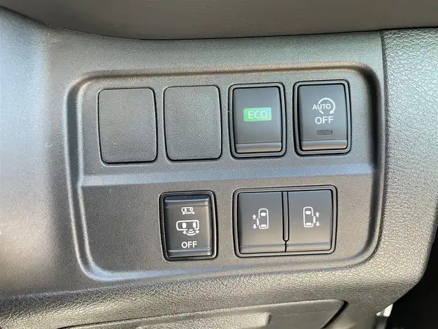 日産 セレナ ハイウェイスター Vセレクション 福岡県 2018(平30)年 7.9万km ブリリアントホワイトパール 360°セーフティアシスト/横滑り防止/バックカメラ/アラウンドビゥーモニター/ドラレコ/コーナーセンサー/SDナビ/フルセグTV/Bluetooth/SD/後席モニター/純正アルミホイール/純正フロアマット/ビルトインETC/ウォークスルー