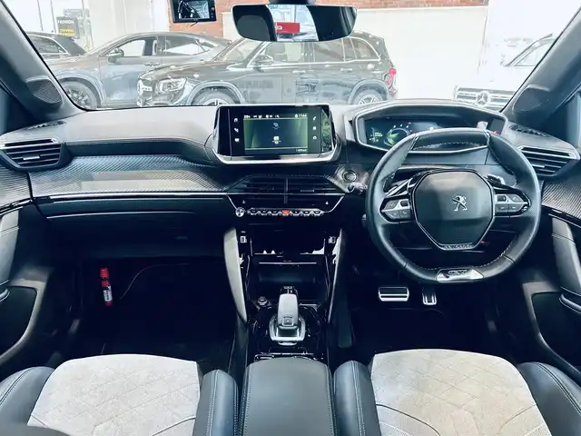 プジョー プジョー ２０８ GT 大阪府 2021(令3)年 0.4万km BLANC NACRE ハーフレザー/シートヒーター/ACC/純正ディスプレイオーディオ/applecarplay/バックカメラ/純正17インチAW/LEDヘッドライト/クリアランスソナー/ブラインドスポット/ワイヤレス充電