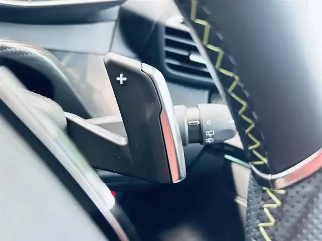 プジョー プジョー ２０８ GT 大阪府 2021(令3)年 0.4万km BLANC NACRE ハーフレザー/シートヒーター/ACC/純正ディスプレイオーディオ/applecarplay/バックカメラ/純正17インチAW/LEDヘッドライト/クリアランスソナー/ブラインドスポット/ワイヤレス充電