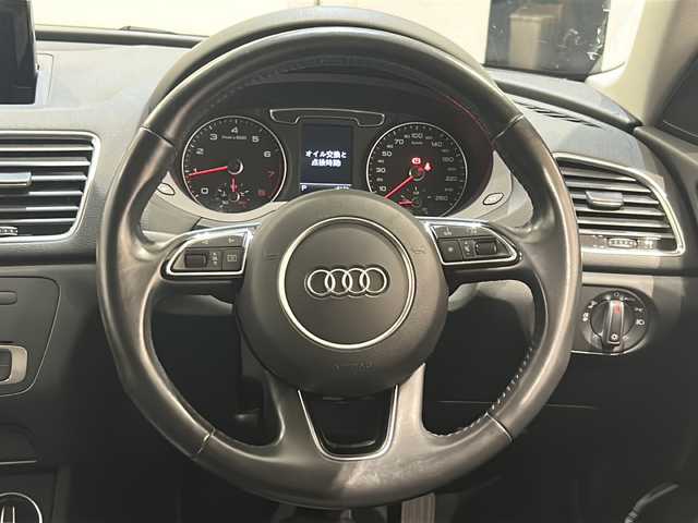 アウディ Ｑ３ 1．4 TFSI スポーツ 新潟県 2017(平29)年 4.9万km グレイシアホワイトメタリック MMIナビシステム/(CD/DVD/Bluetooth/TV)/ドライバーアシスト/・スピードオーバー警告/・パーキングエイド/・ドライバー疲労警告/アウディミュージックインターフェイス/エレクトロニックスタビリゼーションコントロール/アウディパーキングシステム/ドライブレコーダー/LEDヘッドライト/電動リアゲート/デラックスオートマチックエアコンディショナー
