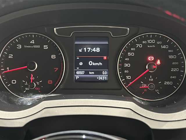 アウディ Ｑ３ 1．4 TFSI スポーツ 新潟県 2017(平29)年 4.9万km グレイシアホワイトメタリック MMIナビシステム/(CD/DVD/Bluetooth/TV)/ドライバーアシスト/・スピードオーバー警告/・パーキングエイド/・ドライバー疲労警告/アウディミュージックインターフェイス/エレクトロニックスタビリゼーションコントロール/アウディパーキングシステム/ドライブレコーダー/LEDヘッドライト/電動リアゲート/デラックスオートマチックエアコンディショナー
