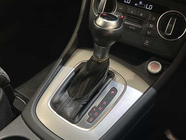 アウディ Ｑ３ 1．4 TFSI スポーツ 新潟県 2017(平29)年 4.9万km グレイシアホワイトメタリック MMIナビシステム/(CD/DVD/Bluetooth/TV)/ドライバーアシスト/・スピードオーバー警告/・パーキングエイド/・ドライバー疲労警告/アウディミュージックインターフェイス/エレクトロニックスタビリゼーションコントロール/アウディパーキングシステム/ドライブレコーダー/LEDヘッドライト/電動リアゲート/デラックスオートマチックエアコンディショナー