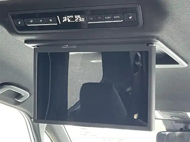トヨタ ノア ハイブリッド S－Z 福岡県 2024(令6)年 0.9万km ホワイトパールクリスタルシャイン ワンオーナー/モデリスタエアロ【フロント・サイド・リア】/純正１４インチフリップダウンモニター【V14T-R72R】/純正10.5インチディスプレイオーディオ/(ナビ/USB/HDMI/AM/FM/Bluetooth/CD/DVD/フルセグTV】/パノラミックビューモニター/ビルトインETC2.0/トヨタチームメイト/・アドバンスドドライブ/・アドバンスドパーク/快適利便パッケージHI/・ハンズフリーデュアルパワースライドドア/・パワーバックドア/・ナノイーX/・ステアリングヒーター/・キャプテンシート(２列目)/トヨタセーフティセンス/・PCS(プリクラッシュセーフティ)/・AHS(アダプティブハイビームアシスト)/・AHB(オートマチックハイビーム)/・LTA(レーントレーシングアシスト)/・LCA(レーンチェンジアシスト)/・LDA(レーンディパーチャーアラート)/・PDA(プロアクティブドライビングアシスト)/・FCTA(フロントクロストラフィックアラート)/・RSA(ロードサインアシスト)/・レーダークルーズコントロール/BSM(ブラインドスポットモニター)/RCTA(リヤクロストラフィックアラート)/RCD(レアカメラディレクション)/SEA(安心降車アシスト)