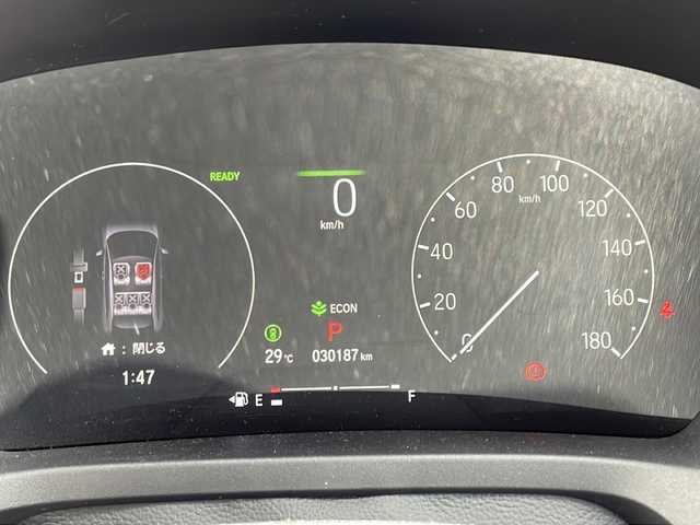 ホンダ ヴェゼル ハイブリッド e:HEV Z 新潟県 2022(令4)年 3.1万km プレミアムサンライトホワイトパール 純正メモリナビ/（BT／AM／FM／DVD）/バックカメラ/フルセグTV/黒ハーフレザー/シートヒーター（運転席＋助手席）/ステアリングヒーター/ステアリングスイッチ/パドルシフト/置き型充電/電動リアアゲート/クルーズコントロール/LEDヘッドライト/オートライト/夏タイヤ積載/ETC/ドライブレコーダー