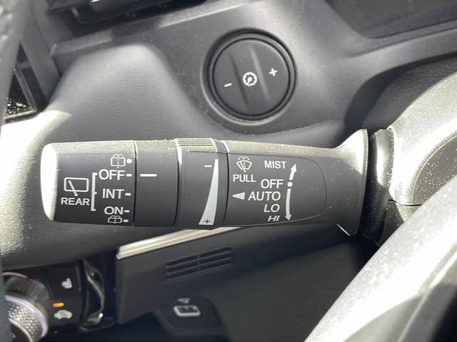 ホンダ ヴェゼル ハイブリッド e:HEV Z 新潟県 2022(令4)年 3.1万km プレミアムサンライトホワイトパール 純正メモリナビ/（BT／AM／FM／DVD）/バックカメラ/フルセグTV/黒ハーフレザー/シートヒーター（運転席＋助手席）/ステアリングヒーター/ステアリングスイッチ/パドルシフト/置き型充電/電動リアアゲート/クルーズコントロール/LEDヘッドライト/オートライト/夏タイヤ積載/ETC/ドライブレコーダー