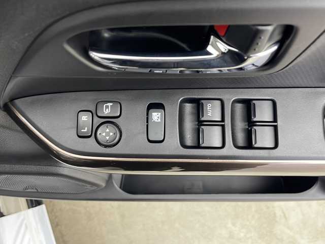 スズキ クロスビー HYBRID MZ 秋田県 2024(令6)年 0.1千km キャラバンアイボリーパールメタリック/メロウディープレッド2トーン ４WD/前席シートヒーター/後方コーナーセンサー/クルーズコントロール/車線逸脱警報/レーンキープアシスト/クリアランスソナー/衝突被害軽減システム/リアデアイサー/パドルシフト/純正AW/オートマチックハイビーム/LEDヘッドライト/スマートキー/スペアキー